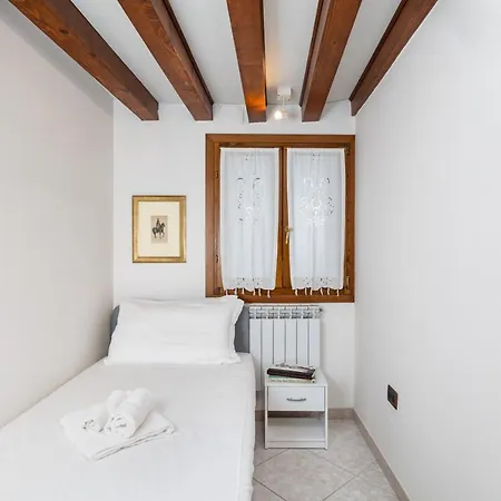 Apartment Ca Giardini In Biennale By Bricola *